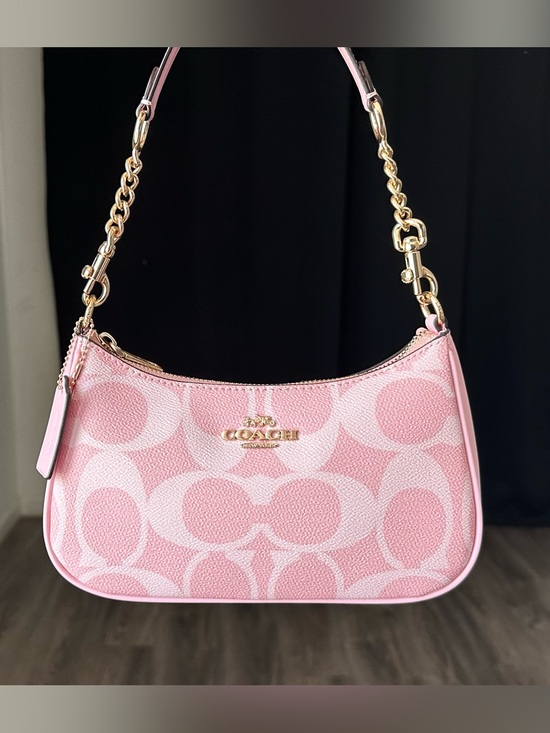 Coach Handbags - NWOT Coach Teri 2025 Shoulder Bag in Powder Pink.